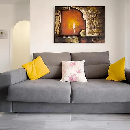 Apartment In Cristianos