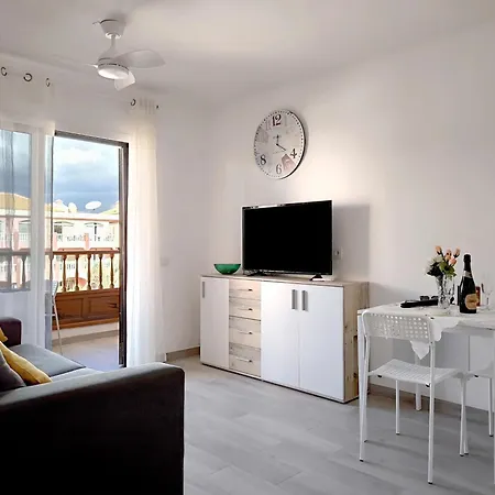 Amber Cristianos - El Cardon Apartament Playa de las Americas (Tenerife)